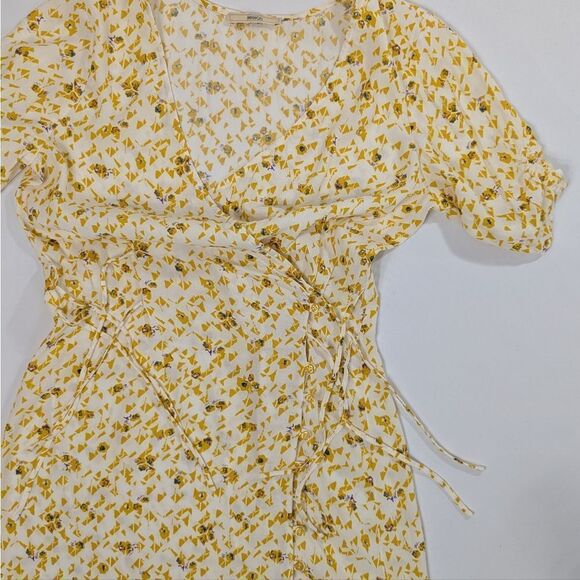 Sessun Floral Button Down Midi Dress - Picture 7 of 9